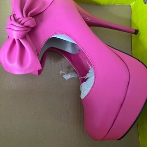 Vick Bow heels